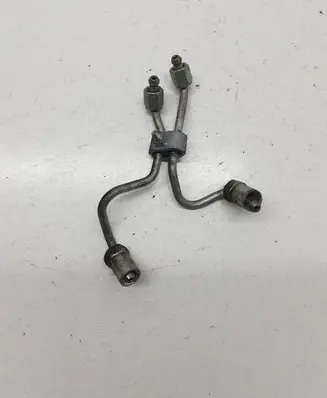 Toyota RAV 4 (XA30) Fuel injector supply line/pipe 