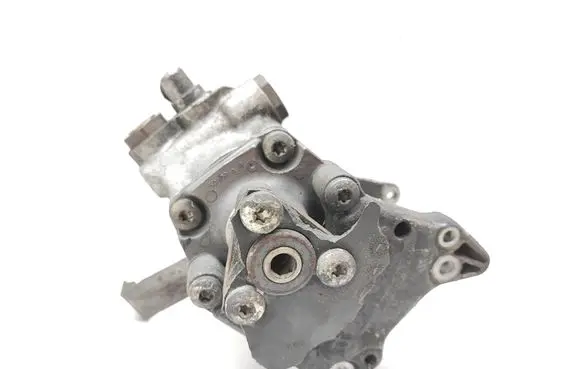 BMW 5 E60 E61 Power steering pump 6774698 677469802