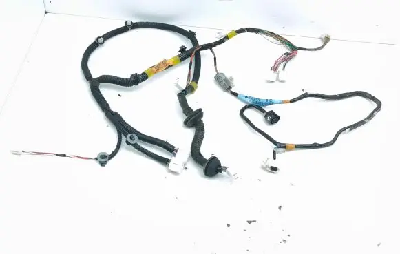 Lexus GS 300 350 430 450H Rear door wiring loom 8215330580A
