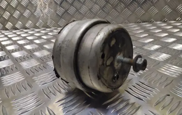 Audi A4 S4 B6 8E 8H Engine mount bracket