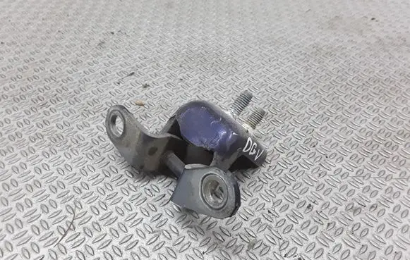Toyota Hilux (N80, N90, N100, N110) Rear door upper hinge