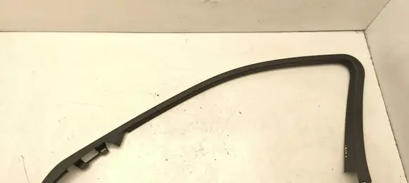 Mercedes-Benz C W204 Front door glass trim molding A2047250271
