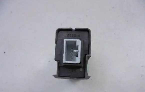 Honda CR-V Headlight level height control switch M10537