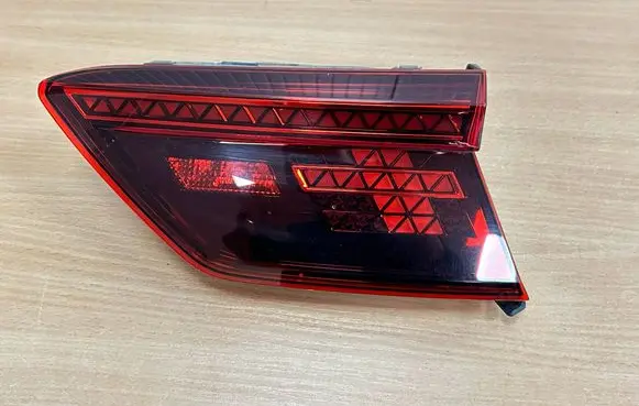 Volkswagen Tiguan Tailgate rear/tail lights 5NA945308D