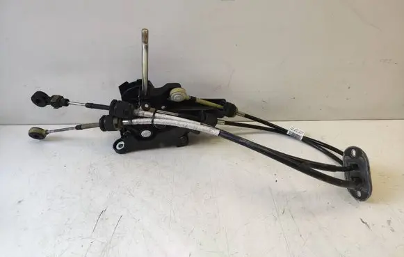 Ford Focus Gear shifter/selector BV6R7E395GD