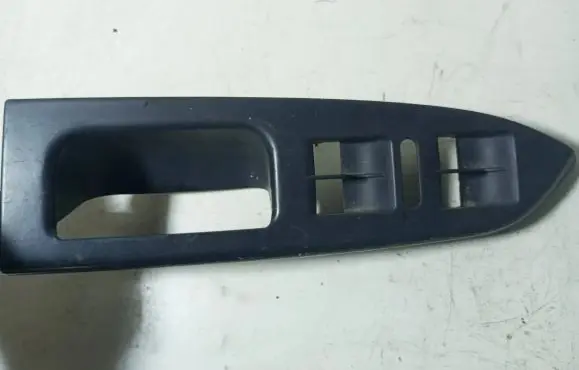 Volkswagen Touran I Front door window switch trim 1T1867371H