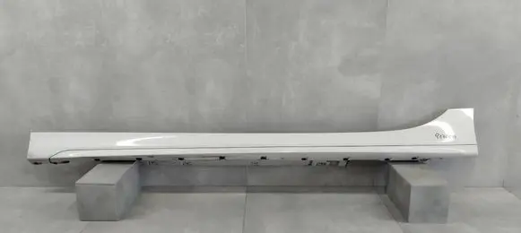 BMW 1 F40 Front sill (body part) 51778072573