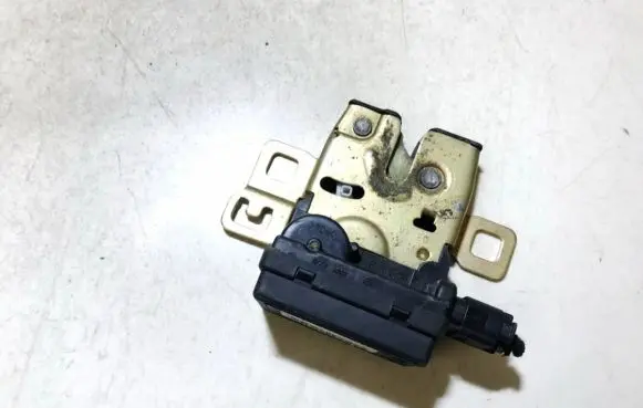 Mini One - Cooper R50 - 53 Tailgate/trunk/boot lock/catch/latch