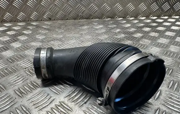 Audi A5 Sportback 8TA Air intake hose/pipe 04L129661