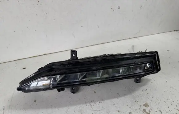 Skoda Superb B8 (3V) Front fog light