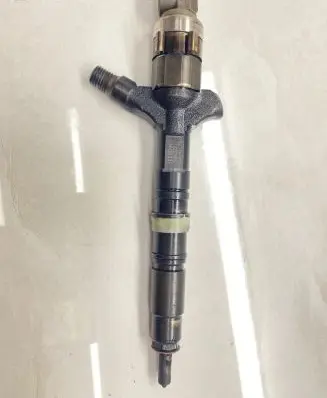 Toyota Land Cruiser (J120) Fuel injector 2367030020 01F08339