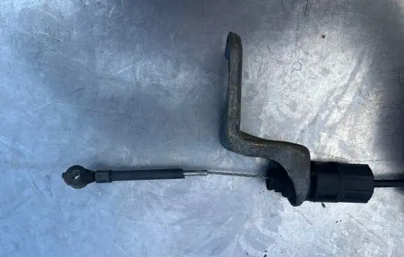 Ford Mondeo Mk III Gear shift cable linkage 1S7P7474AA