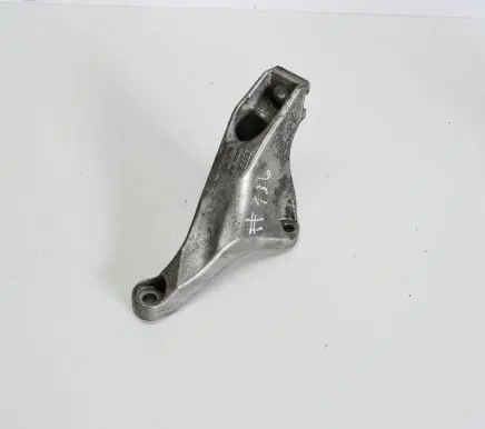 Audi A4 S4 B7 8E 8H Engine mounting bracket 8E0199307S