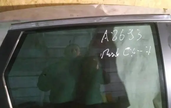 Mazda CX-7 Rear door window glass