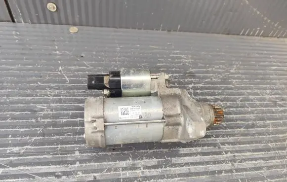 Volkswagen Polo V 6R Starter motor 0AM911024A