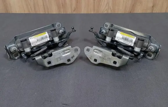 Mercedes-Benz E A207 Engine bonnet/hood hinges 2129066201 A2129066201 A2129066301
