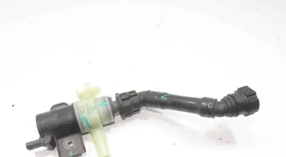 Land Rover Range Rover Evoque L551 Vacuum valve L8D29285A L8D29A086GB