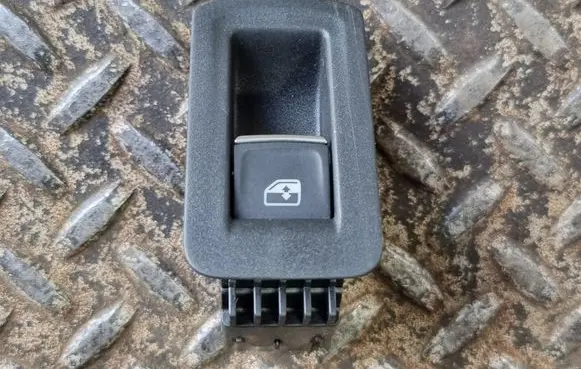 Volkswagen Tiguan Electric window control switch 5NA867255
