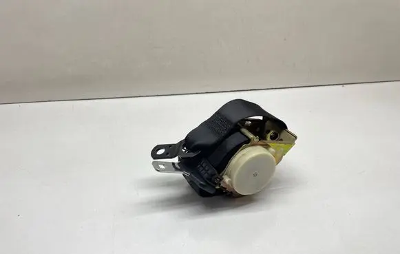 BMW X3 E83 Rear seatbelt 33036505
