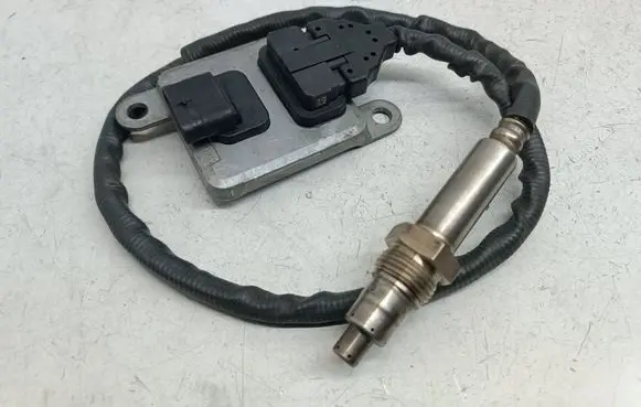 Mercedes-Benz C W205 Lambda probe sensor A0009051512 0009051512