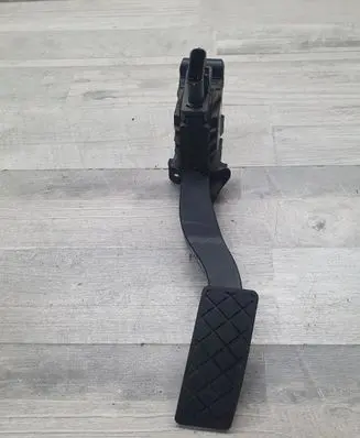 Skoda Octavia Mk3 (5E) Accelerator throttle pedal 5Q1723503H 6PV01062111