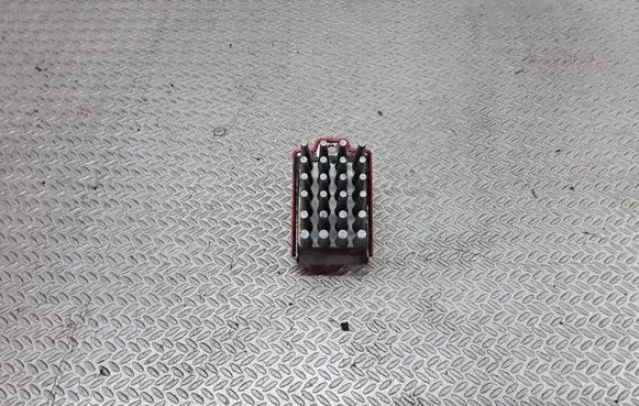 Audi A4 S4 B5 8D Heater blower motor/fan resistor 357907521