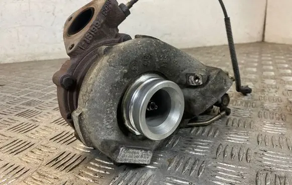 Mercedes-Benz C W204 Turbo A6460901080 6NW009228
