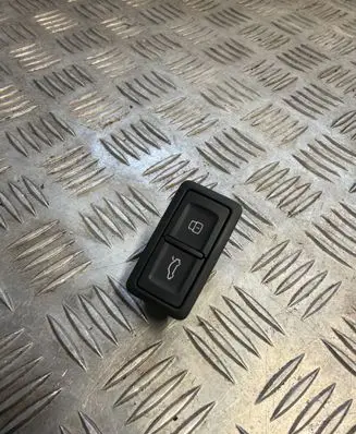 Audi Q7 4M Tailgate/boot open switch button 4G0959831D 28082018 10118901