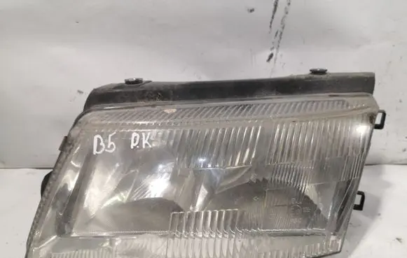 Volkswagen PASSAT B5 Headlight/headlamp