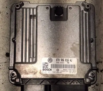 Volkswagen Transporter - Caravelle T5 Engine control unit/module 070906016AJ 1039S07534 0281011568