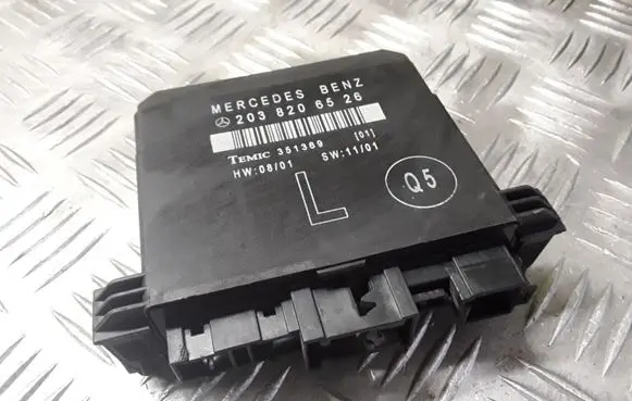 Mercedes-Benz C W203 Door control unit/module 2038206526