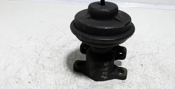 KIA Carens I EGR valve