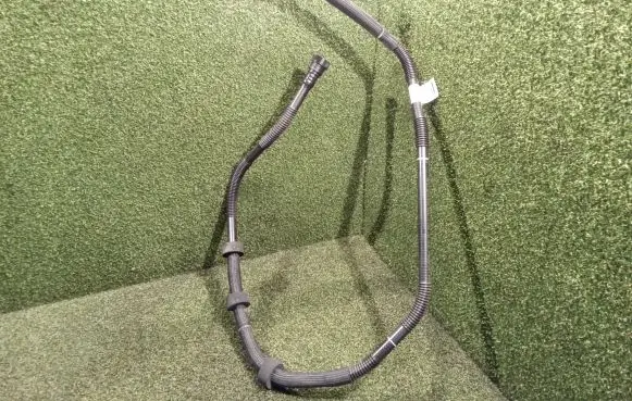 Land Rover Defender Fuel line pipe L8B29N099AC L8B29N099