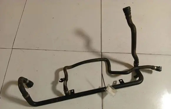 BMW 3 E46 Engine coolant pipe/hose 17127510618