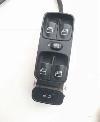 Mercedes-Benz C W203 Electric window control switch A2038210679 501955