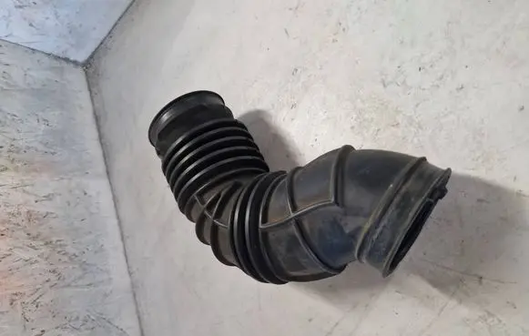 Volvo V70 Air intake hose/pipe 8649258