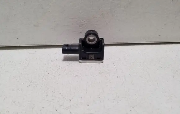 Maserati Ghibli Airbag deployment crash/impact sensor A1668210151