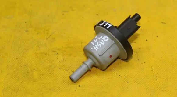 Fuel pressure sensor