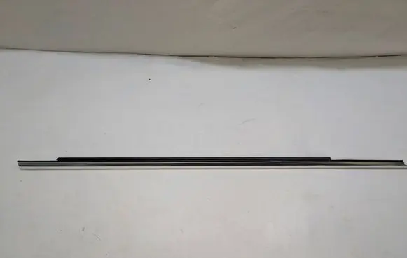 Mercedes-Benz EQC Rubber seal front door window/glass A29372095