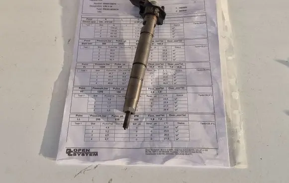 Audi A8 S8 D3 4E Fuel injector 059130277BD 0445115079