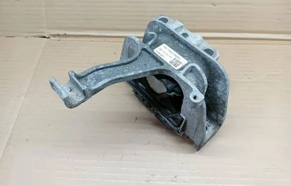 Skoda Kodiaq Engine mount bracket 5Q0199262BE 13092017