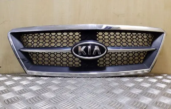 KIA Sorento Front bumper upper radiator grill 863503E020