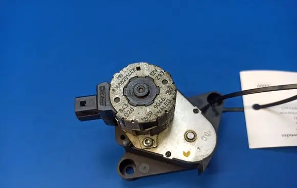 Mercedes-Benz A W168 A/C air flow flap actuator/motor A1688201442