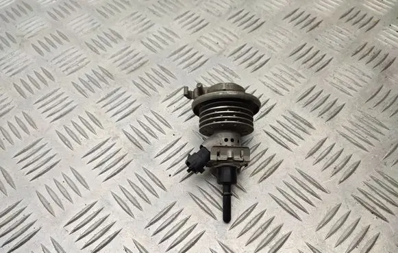 Jaguar XF X260 AdBlue injector FX23189E3AA
