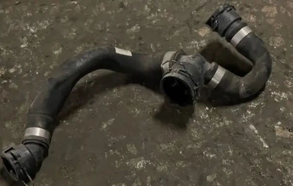 BMW 4 F36 Gran coupe Engine coolant pipe/hose 8616531