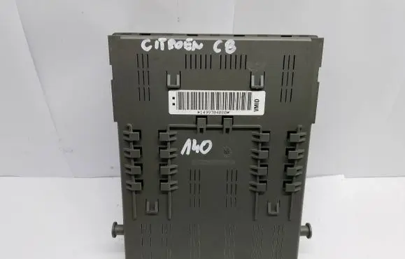 Peugeot 807 Fuse module 1499704080