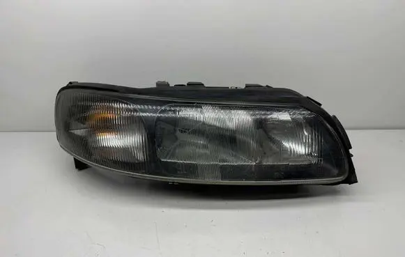 Volvo V70 Headlight/headlamp 8620687 89004806 HCR2502A011
