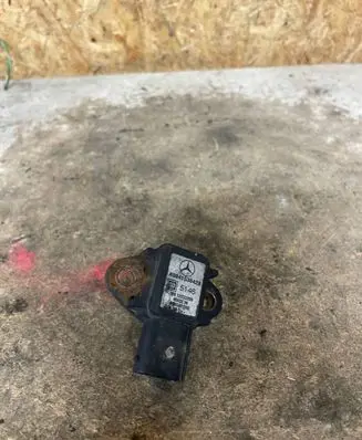 Mercedes-Benz E W211 Mass air flow meter A0041538428 12233209