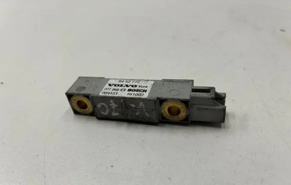 Volvo V70 Airbag deployment crash/impact sensor 9452777 161002 004151