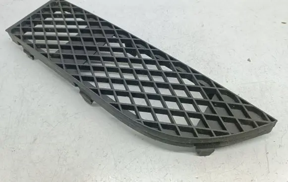 BMW 7 E65 E66 Front bumper lower grill 7135563 51117135563 72758411